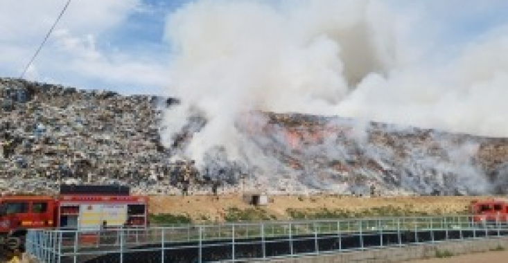 Incendiu uriaș la groapa de gunoi din Galați/ Fum uriaș, s-a emis mesaj RO - Alert